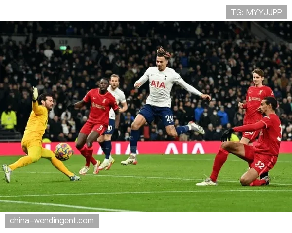 墨菲抢断建功助纽卡领先富勒姆，中柱险些扩大优势